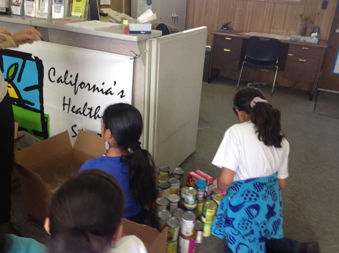 pacific students collect canned goods for local food closet